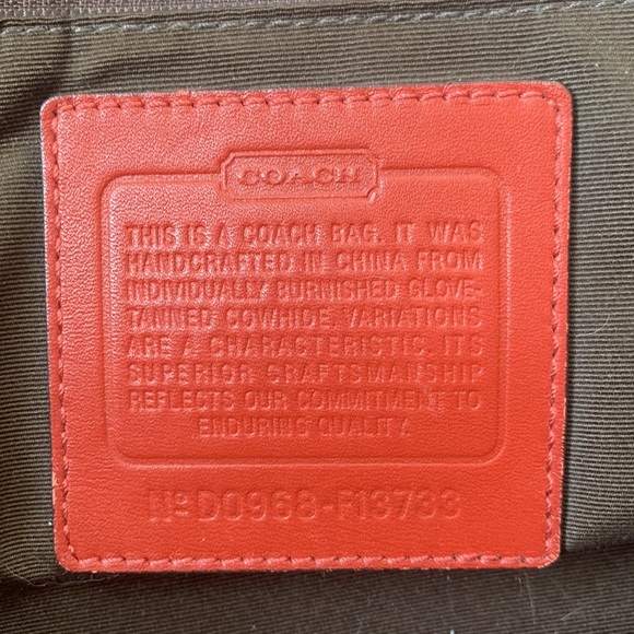 Coach large leather purse - Picture 4 of 4